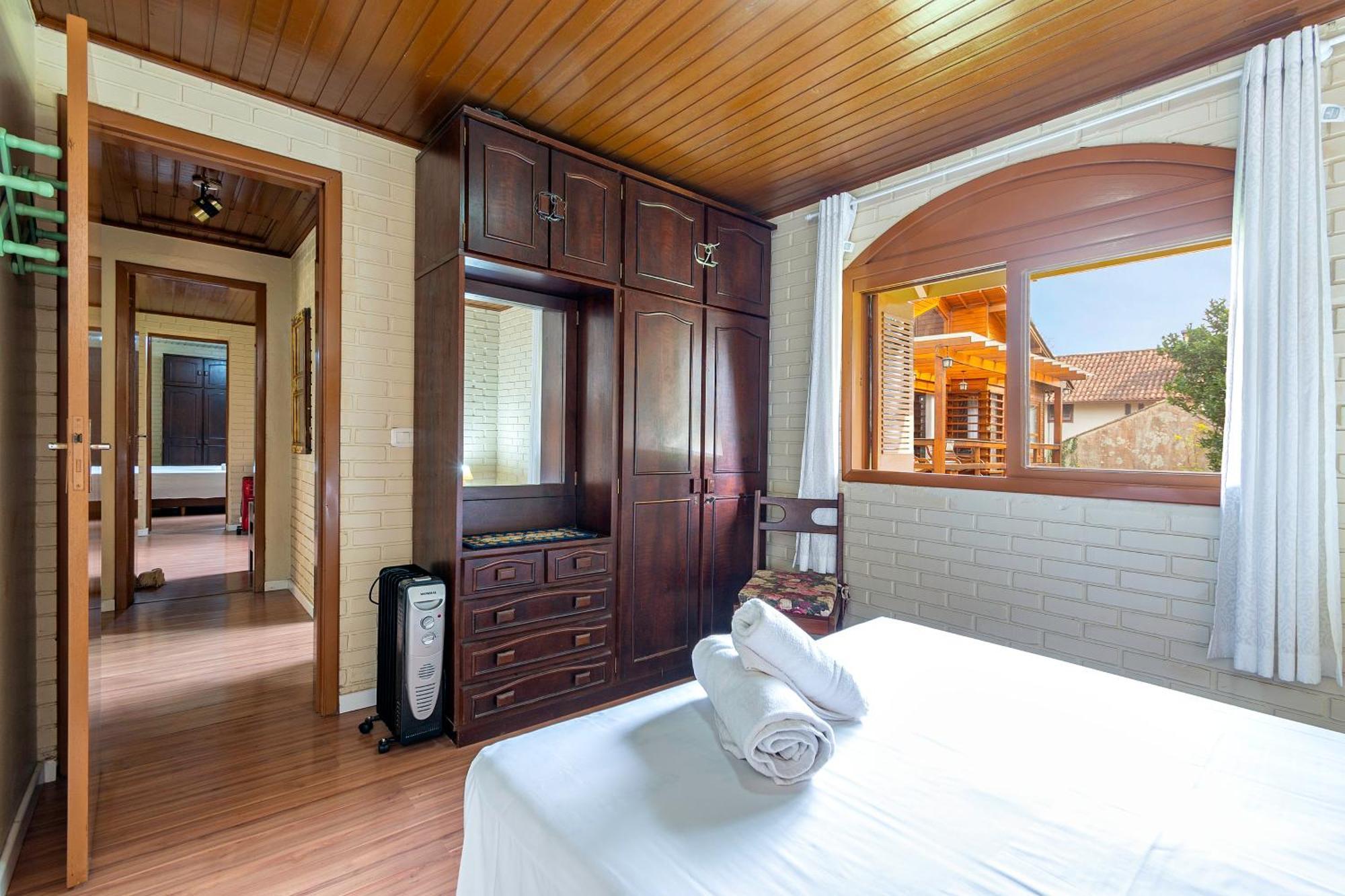 グラマド Linda Casa 5 Quartos No Lago Negroヴィラ エクステリア 写真